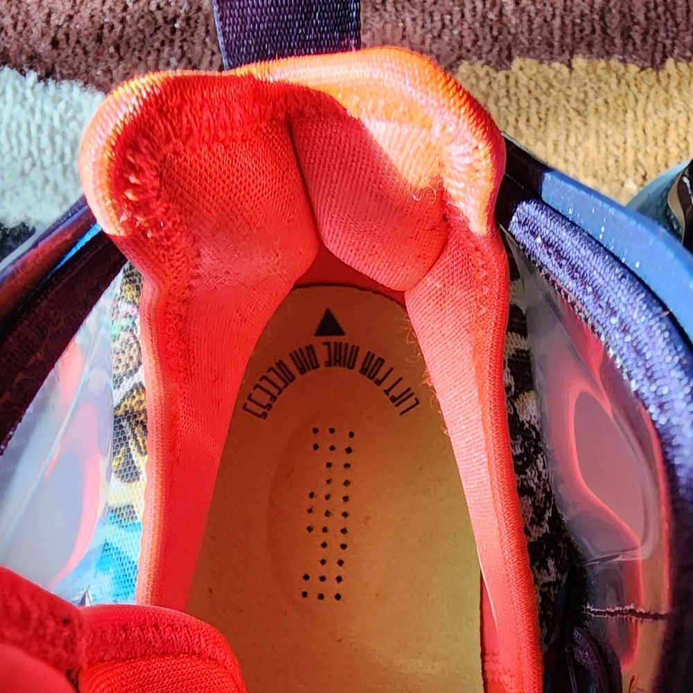 Nike - Picture 3 of 4